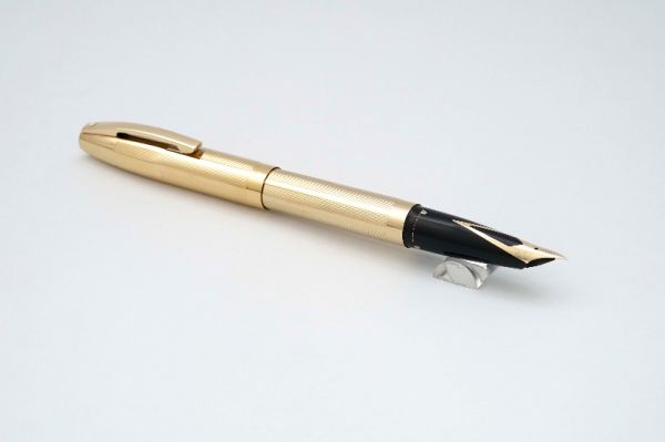 Sheaffer-Imperial-Triumph-Gold-Filled-Touchdown-5.jpg