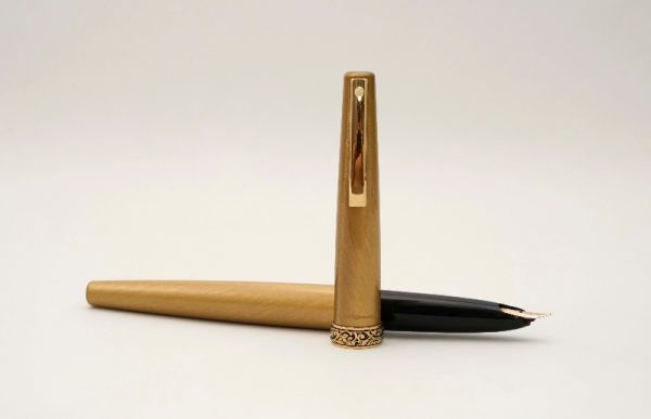 Sheaffer-Lady-630-Brushed-Gold-3.jpg