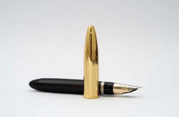 Sheaffer-Lifetime-1943-Tuckaway-Gold-Filled-Cap-2.jpg