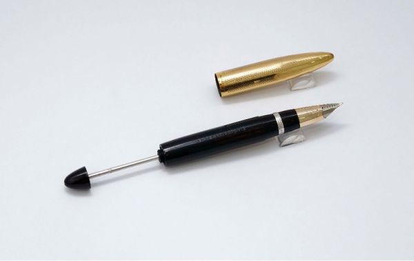 Sheaffer-Lifetime-1943-Tuckaway-Gold-Filled-Cap-6.jpg