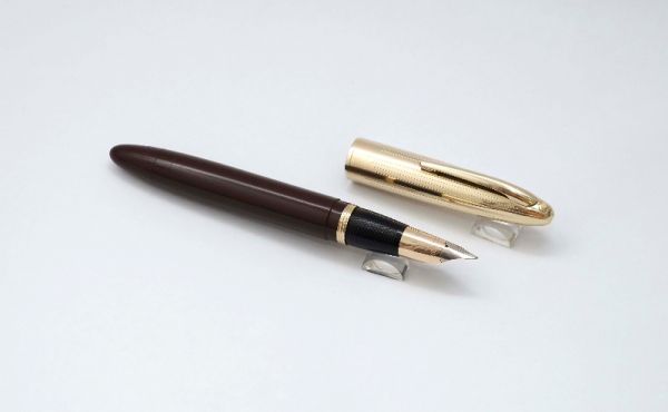 Sheaffer-Lifetime-Crest-1750-Bordeaux-Gold-Filled-Cap-Vacuum-Filler-4.jpg