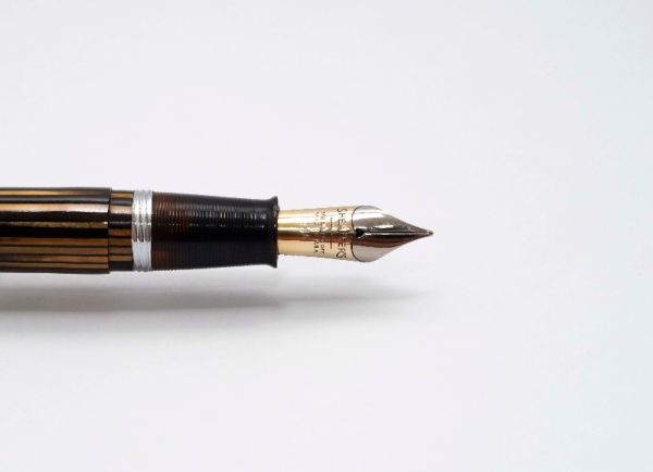 Sheaffer-Lifetime-Golden-Brown-Vacuum-Filler-5.jpg