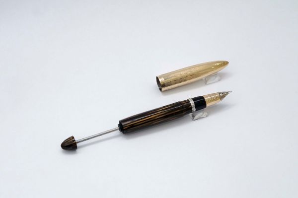 Sheaffer-Lifetime-Tuckaway-Gold-Filled-Cap-&-Brown-Striated-Vacuum-Filler-3.jpg