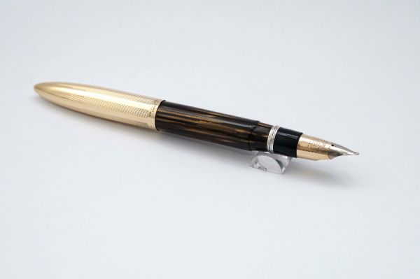 Sheaffer-Lifetime-Tuckaway-Gold-Filled-Cap-&-Brown-Striated-Vacuum-Filler-7.jpg
