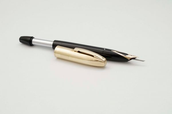 Sheaffer-PFM-V-Snorkel-Black-&-Gold-Filled-Cap-4.jpg