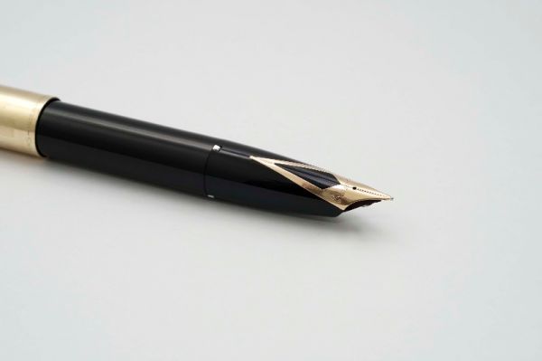 Sheaffer-PFM-V-Snorkel-Black-&-Gold-Filled-Cap-6.jpg
