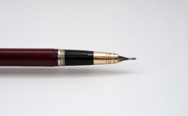 Sheaffer-Snorkel-Sovereign-Burgundy-4.jpg