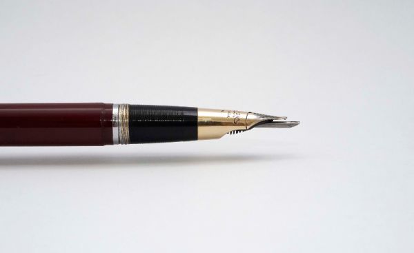 Sheaffer-Snorkel-Sovereign-Burgundy-5.jpg