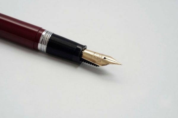 Sheaffer-Snorkel-Touchdown-Burgundy-6.jpg
