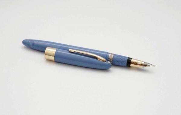 Sheaffer-Snorkel-Valiant-Pastel-Blue-3.jpg