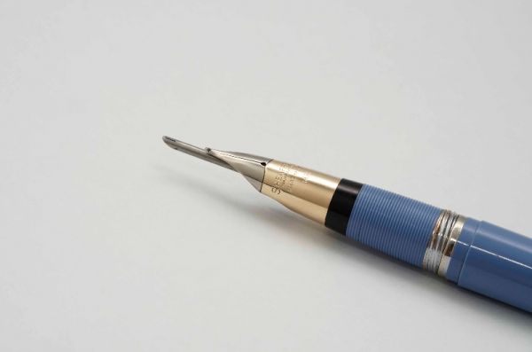 Sheaffer-Snorkel-Valiant-Pastel-Blue-6.jpg