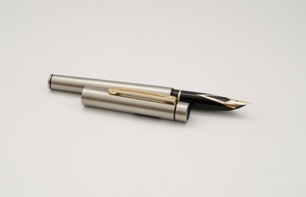 Sheaffer-Targa-1001-XG-Brushed-Stainless-4.jpg