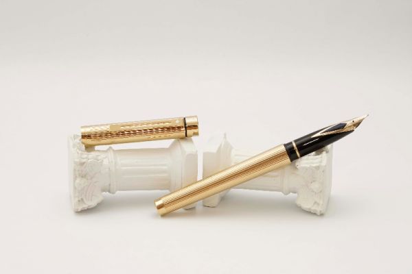 Sheaffer-Targa-1005-Gold-Electroplated-1.jpg