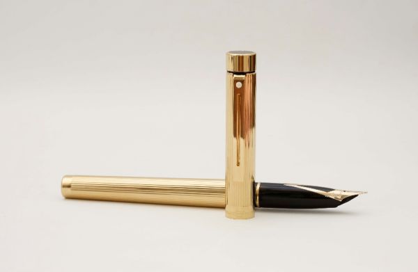 Sheaffer-Targa-1005-Gold-Electroplated-3.jpg