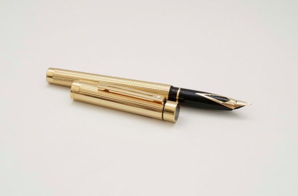 Sheaffer-Targa-1005-Gold-Electroplated-4.jpg