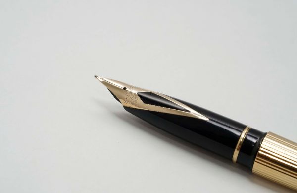Sheaffer-Targa-1005-Gold-Electroplated-6.jpg