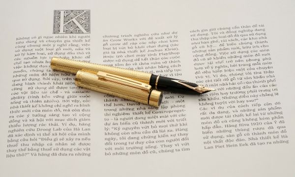 Sheaffer-Targa-1005-Gold-Fluted-1.jpg