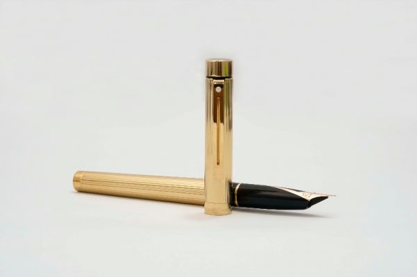 Sheaffer-Targa-1005-Gold-Fluted-2.jpg