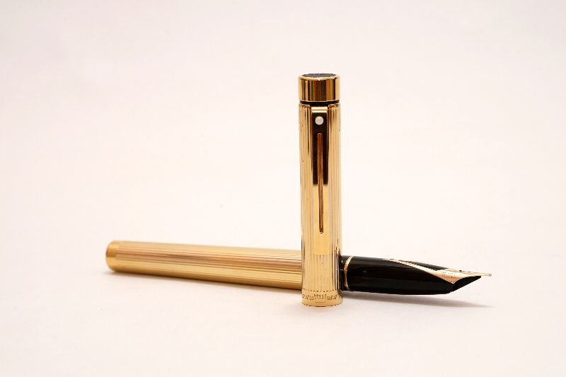 Sheaffer-Targa-1005-Gold-Fluted-2.jpg