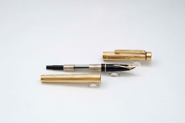 Sheaffer-Targa-1005-Gold-Fluted-3.jpg