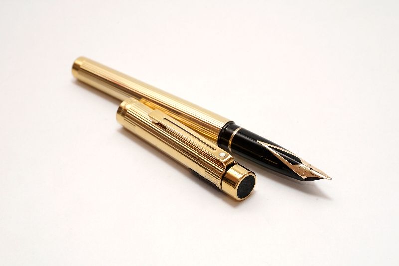 Sheaffer-Targa-1005-Gold-Fluted-3.jpg