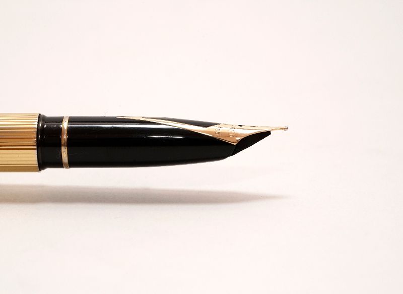 Sheaffer-Targa-1005-Gold-Fluted-5.jpg