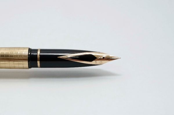 Sheaffer-Targa-1007-Chequered-Gold-Plated-4.jpg
