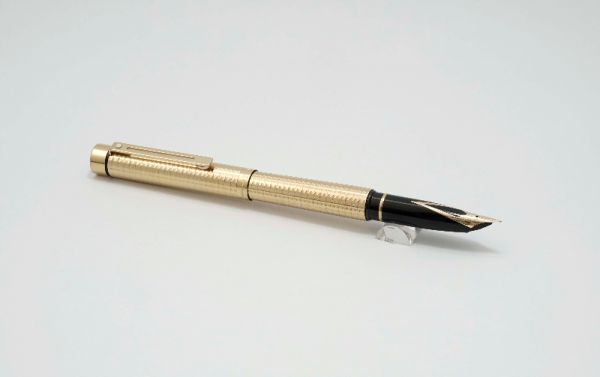 Sheaffer-Targa-1007-Chequered-Gold-Plated-6.jpg