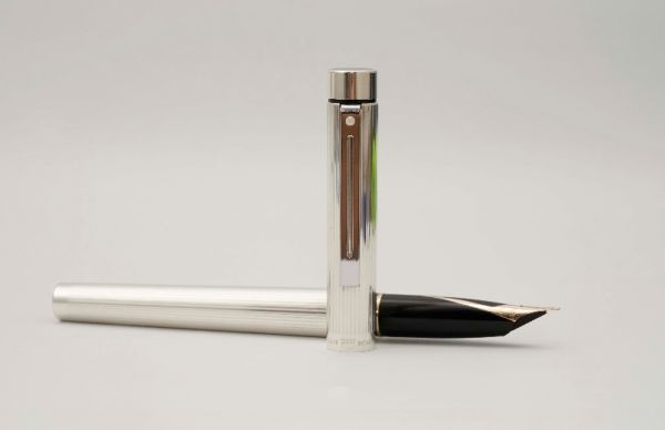 Sheaffer-Targa-1024-Sterling-Silver-3.jpg