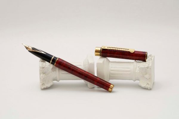 Sheaffer-Targa-1034-Red-Ronce-Lacquer-1.jpg