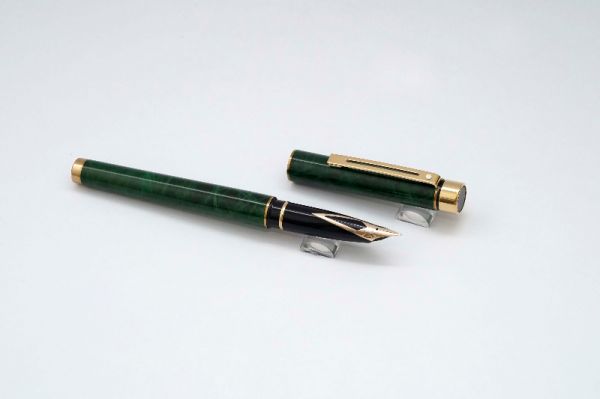 Sheaffer-Targa-1038-Green-Ronce-Lacquer-4.jpg