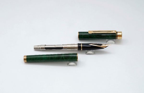 Sheaffer-Targa-1038-Green-Ronce-Lacquer-4.jpg