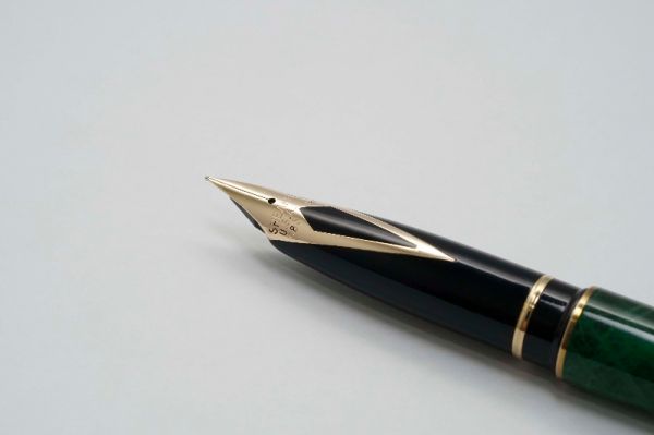 Sheaffer-Targa-1038-Green-Ronce-Lacquer-5.jpg