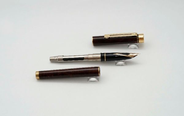 Sheaffer-Targa-9037-Classic-Laque-Red-Marble-3.jpg