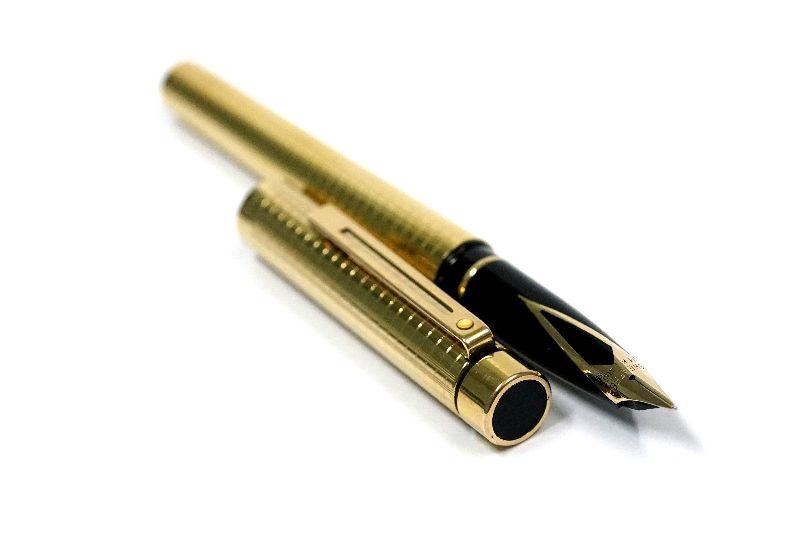 sheaffer-targa-geometric-gold-plated-a.jpg