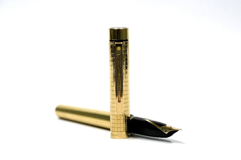 sheaffer-targa-geometric-gold-plated-b.jpg