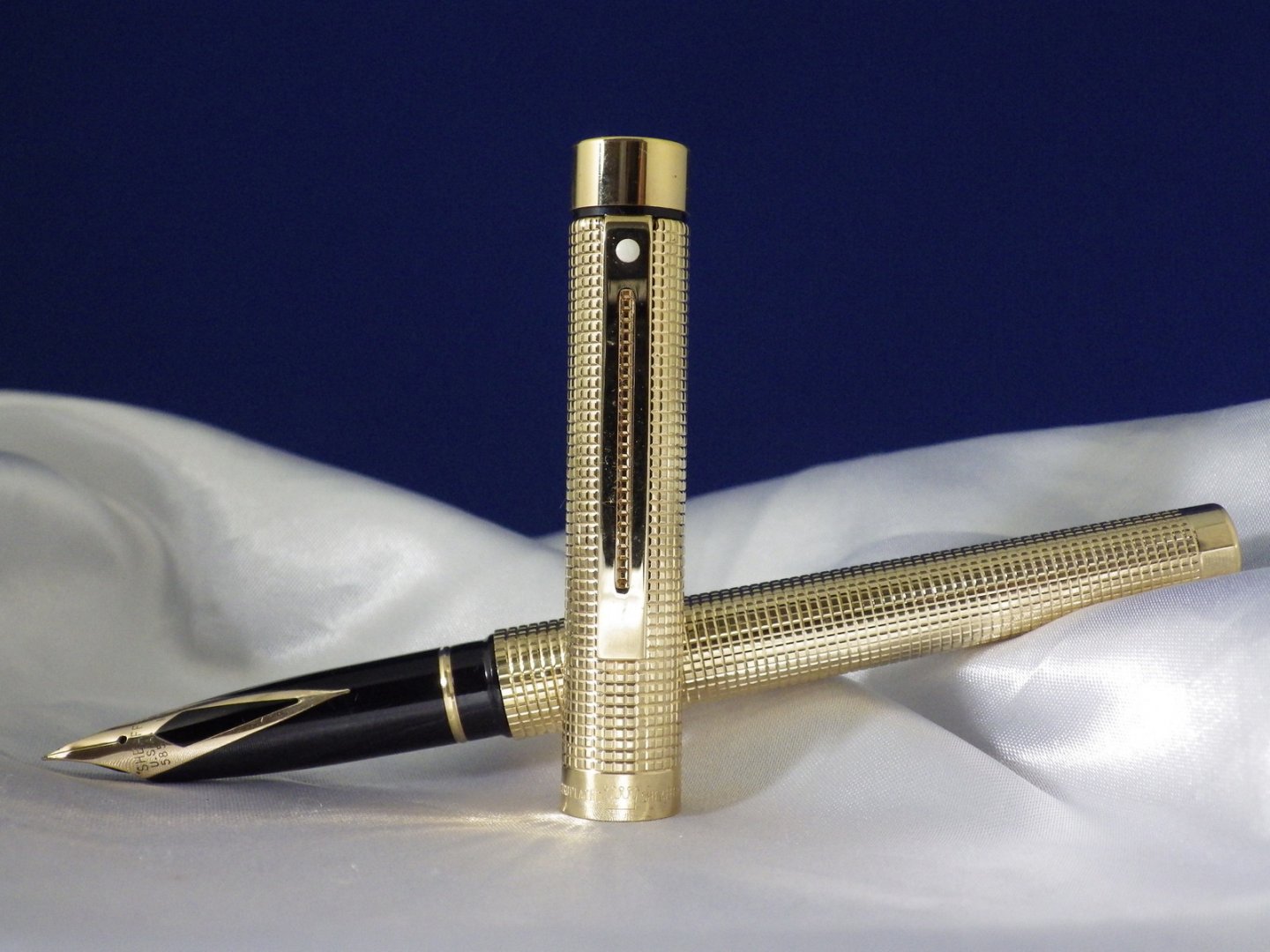 sheaffer targa gold.JPG