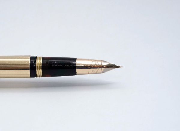 Sheaffer-Triumph-Gold-Filled-Cap-Barrel-Touchdown-5.jpg