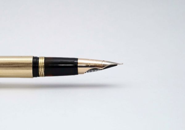 Sheaffer-Triumph-Gold-Filled-Cap-Barrel-Touchdown-6.jpg