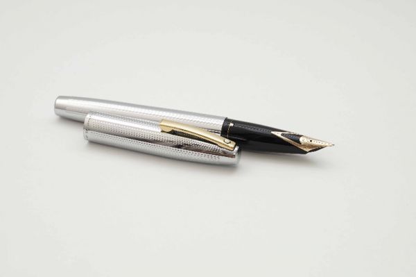 Sheaffer-Triumph-Imperial-506XG-Straight-Lined-Chrome-3.jpg