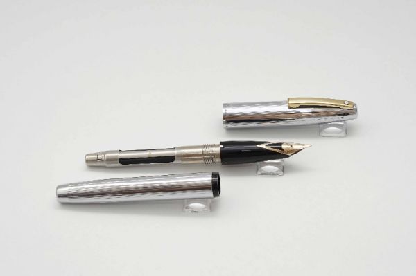 Sheaffer-Triumph-Imperial-506XG-Straight-Lined-Chrome-4.jpg