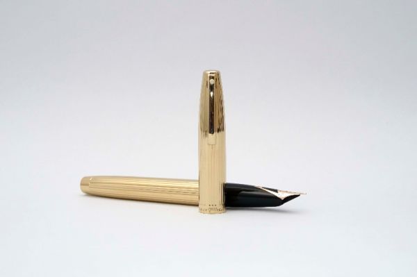 Sheaffer_797_Imperial_Triumph_Gold_Plated_Fluted_2.jpg