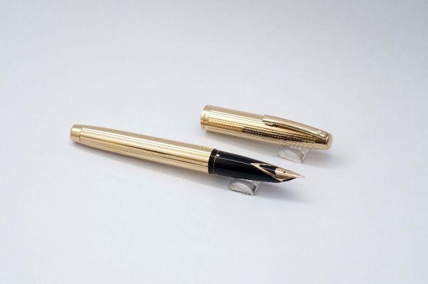 Sheaffer_797_Imperial_Triumph_Gold_Plated_Fluted_5.jpg