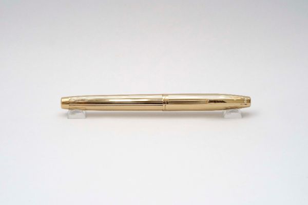 Sheaffer_797_Imperial_Triumph_Gold_Plated_Fluted_8.jpg
