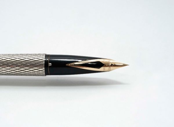 Sheaffer_Imperial_Sterling_Silver_Diamond_Cut_4.jpg