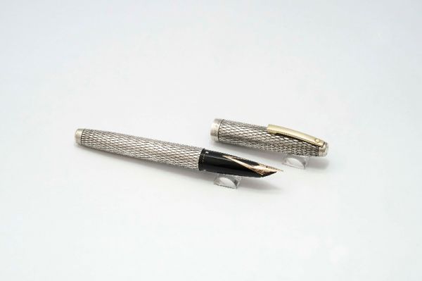 Sheaffer_Imperial_Sterling_Silver_Diamond_Cut_9.jpg