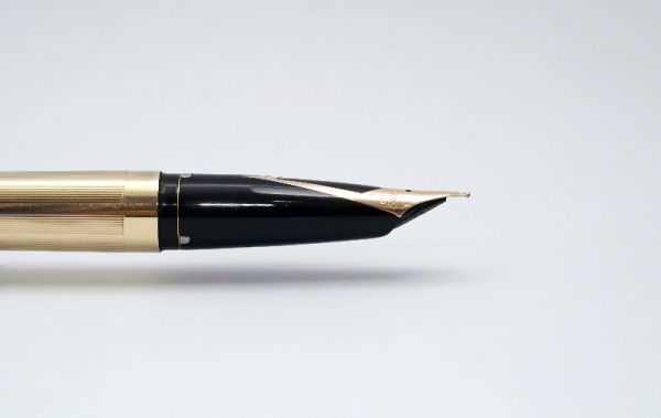Sheaffer_Imperial_Triumph_Gold_Plated_Touchdown_5.jpg