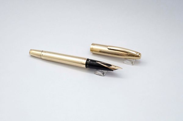 Sheaffer_Imperial_Triumph_Gold_Plated_Touchdown_7.jpg