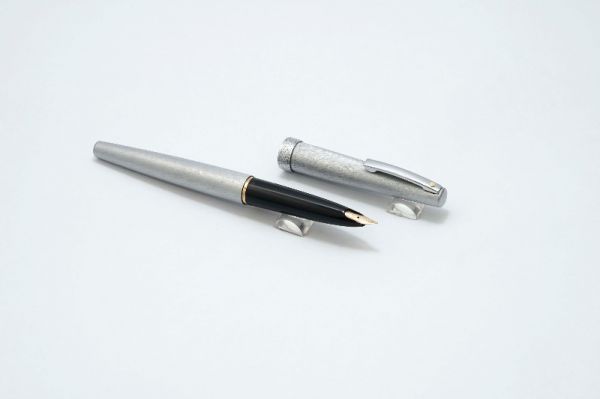 Sheaffer_Lady_620_Brushed_Chrome_8.jpg