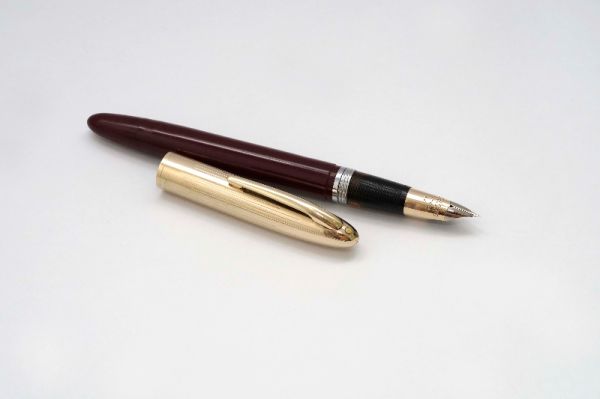 Sheaffer_Triumph_Touchdown_Bordeaux_&_Gold_Filled_Cap_3.jpg